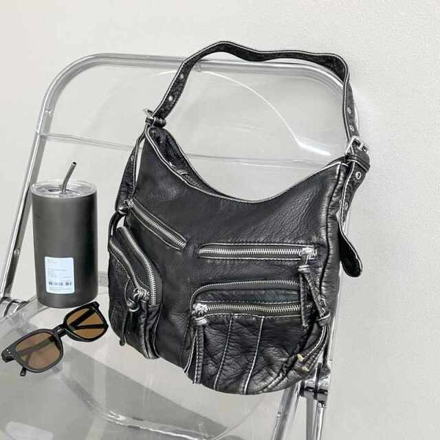 ハーフムーンポケショルダーバッグ