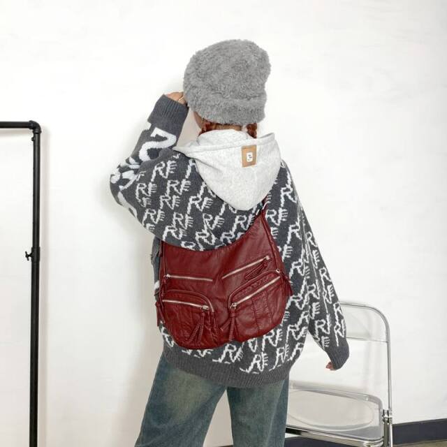 ハーフムーンポケショルダーバッグ