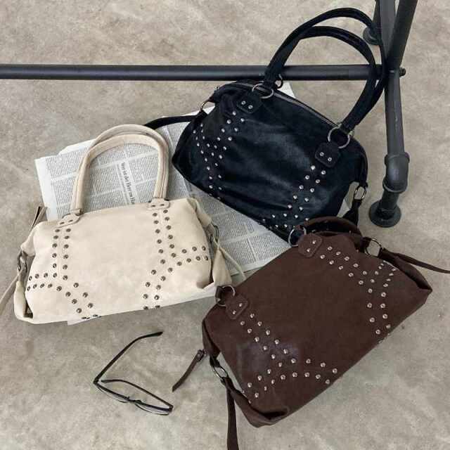 合成皮革スタッズボストンバッグ