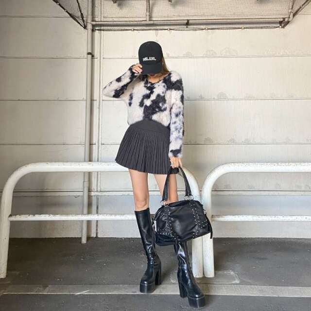 合成皮革スタッズボストンバッグ