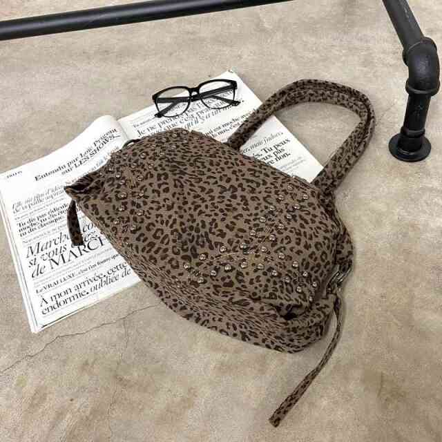 合成皮革スタッズボストンバッグ