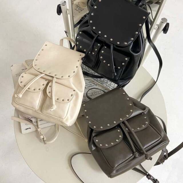 スタッズ合成皮革リュックサック