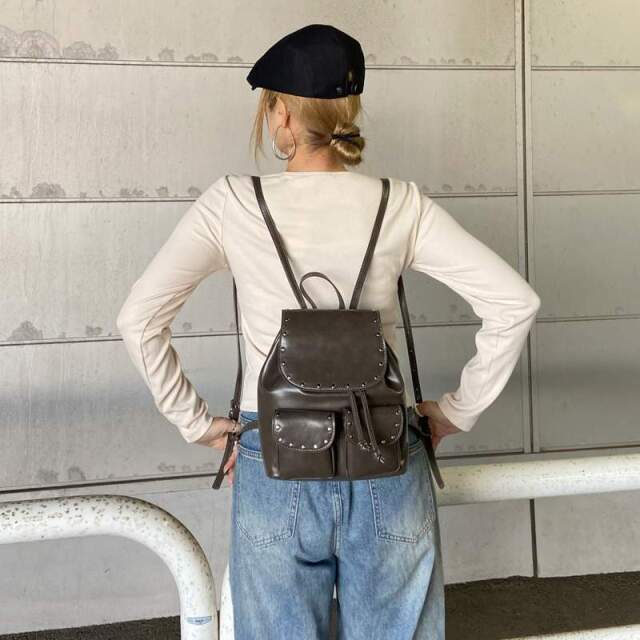 スタッズ合成皮革リュックサック