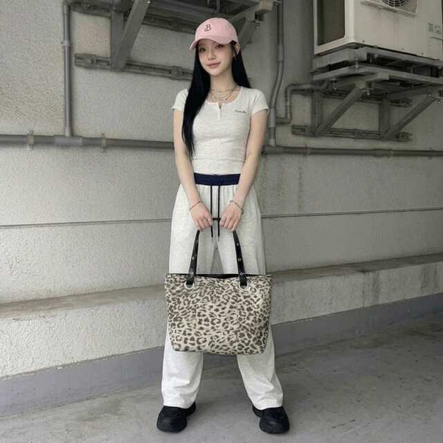 リバーシブルヒョウ柄トートバッグ