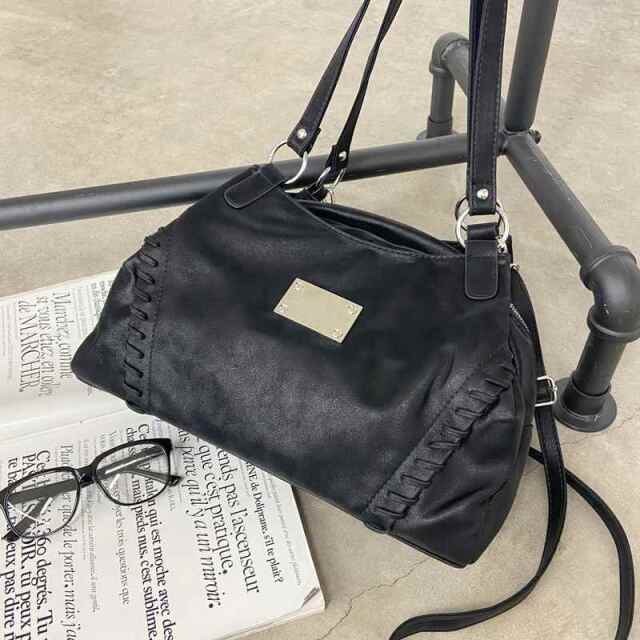 型押し合成皮革プレートボストンバッグ