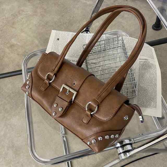 スタッズフラップバッグ