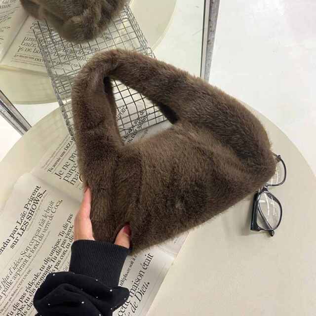 ファーハンドバッグ