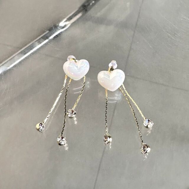 パールハートピアス