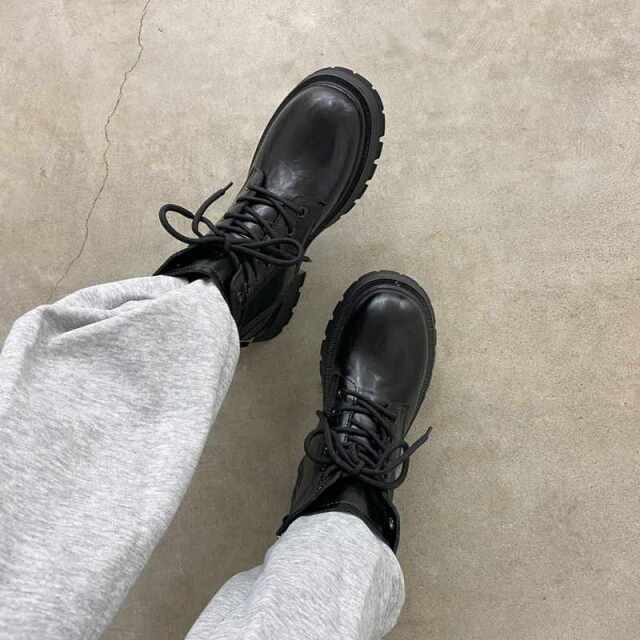 レースアップブーツ