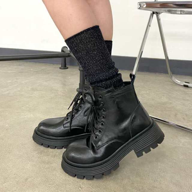 レースアップブーツ