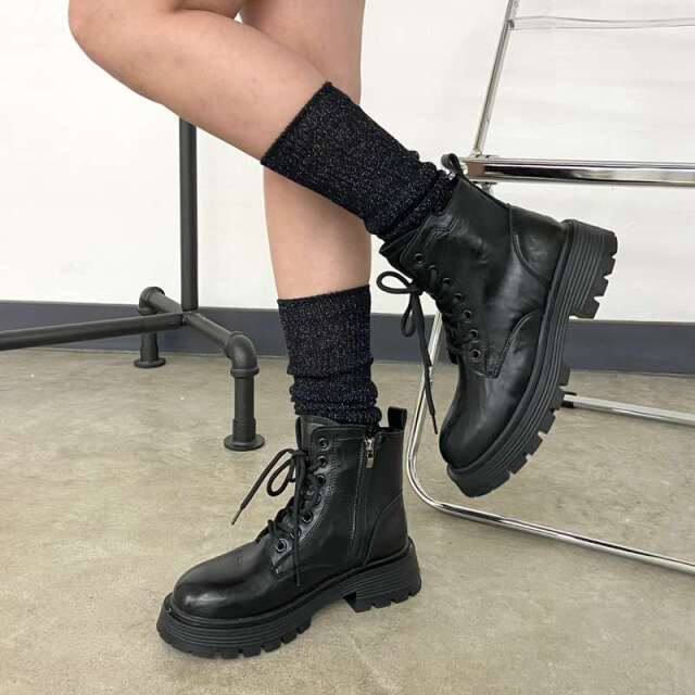 レースアップブーツ