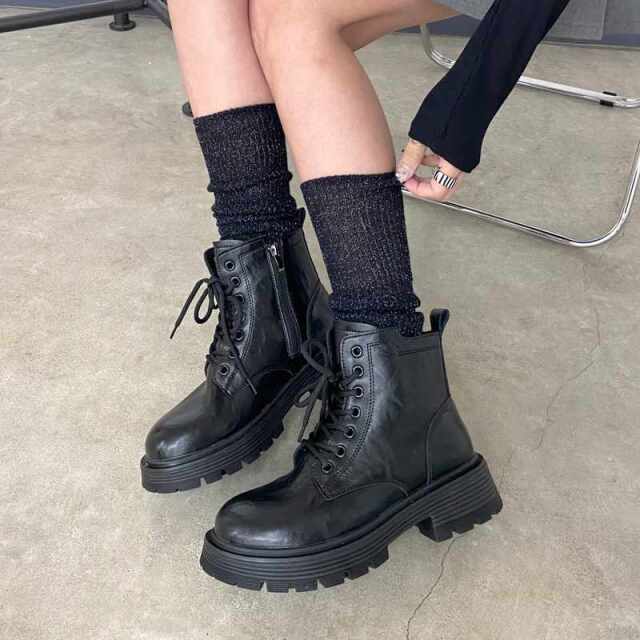 レースアップブーツ