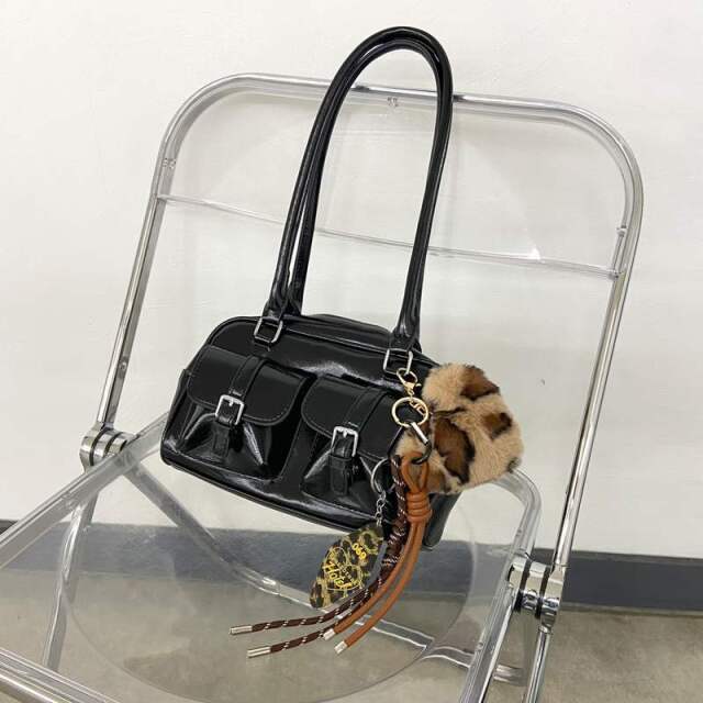 ファーハートチャームストラップ