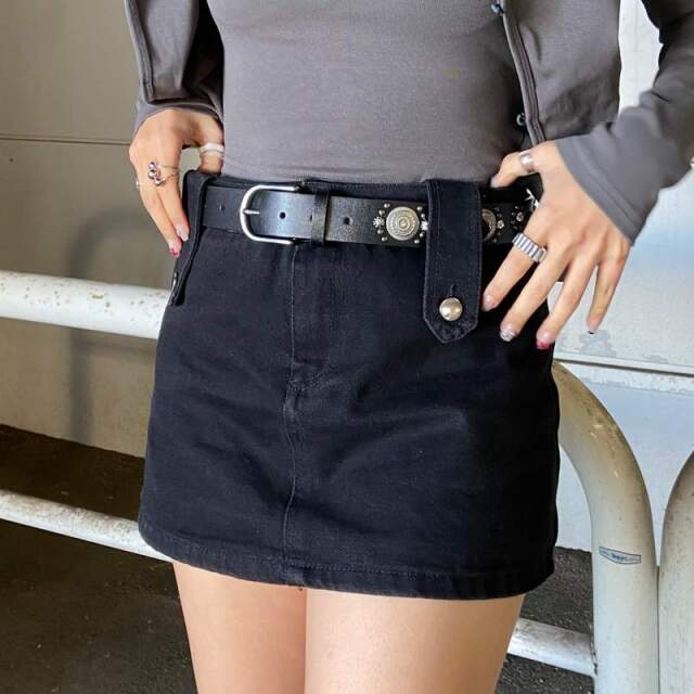 スタッズモチーフベルト