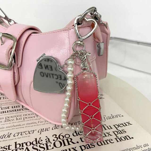 リップホルダーチャームストラップ