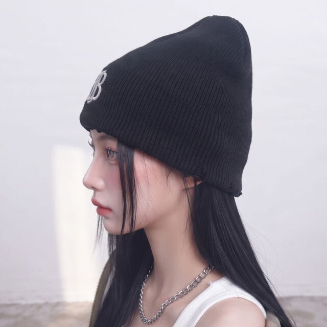 ロゴ刺繍ビーニー