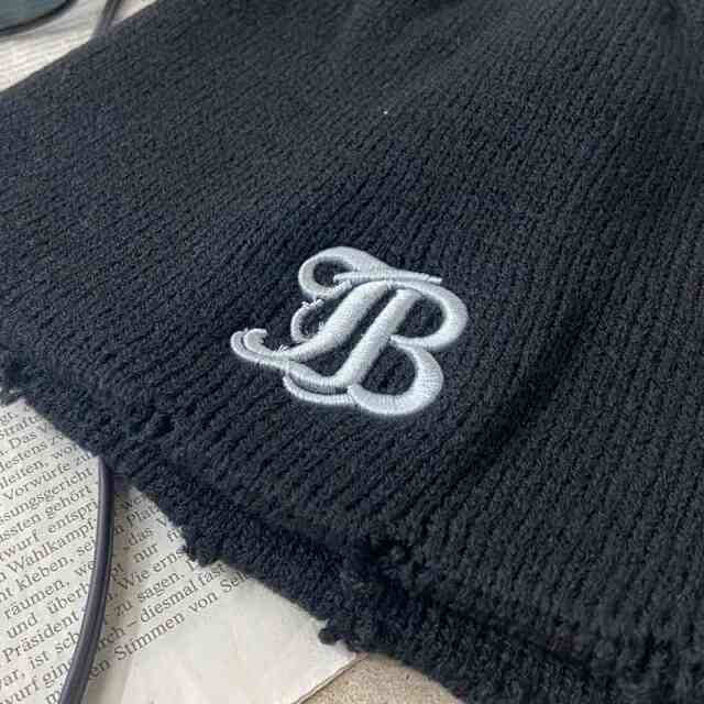 ロゴ刺繍ビーニー