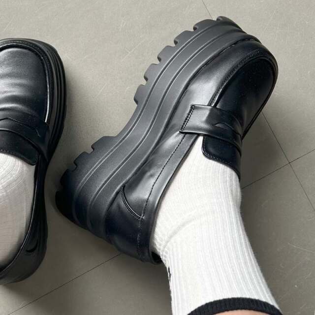 厚底ローファー