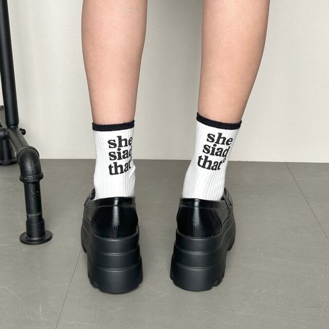 厚底ローファー