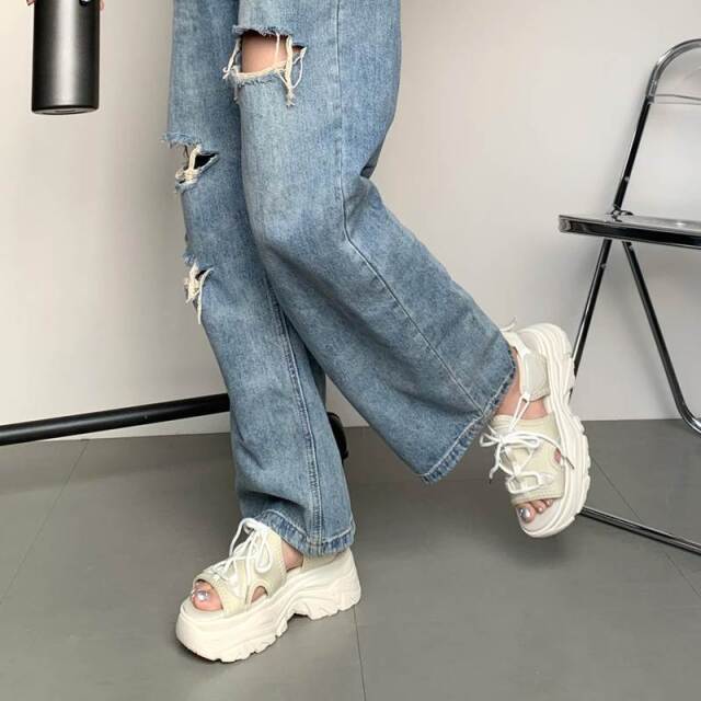 レースアップスポーツサンダル