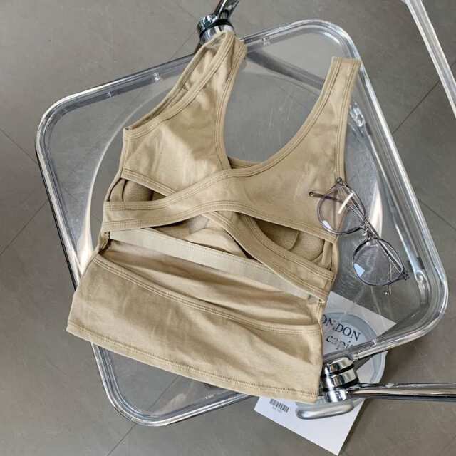 バッククロスタンクトップ