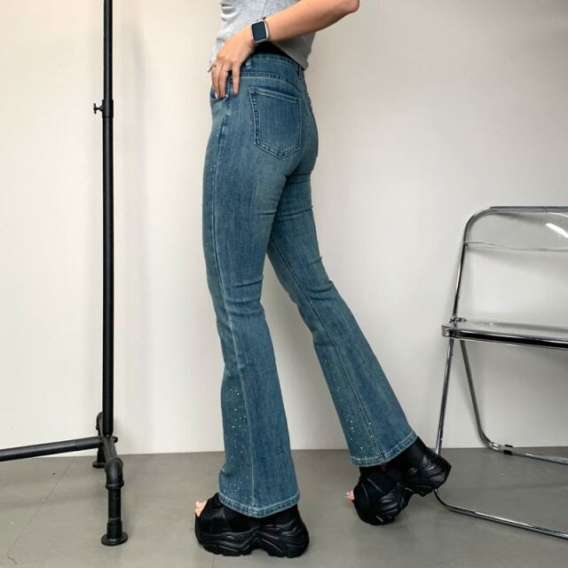 Emmy ランダムラインストーンフレアデニムパンツ セール】ストーン