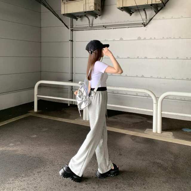 カットポンチワイドパンツ