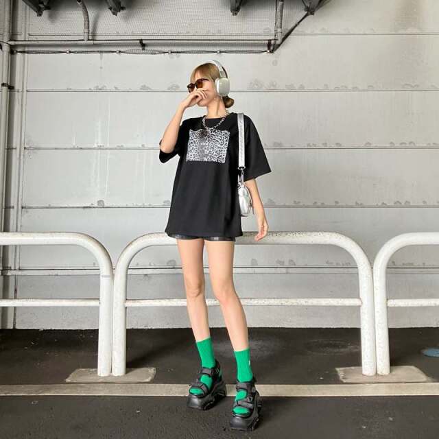 極美品☆☆ティーハウスTシャツビッグプリントビーズヒョウトップス半袖ホワイトF 極美品ティーハウスTシャツビッグプリントビーズヒョウトップス