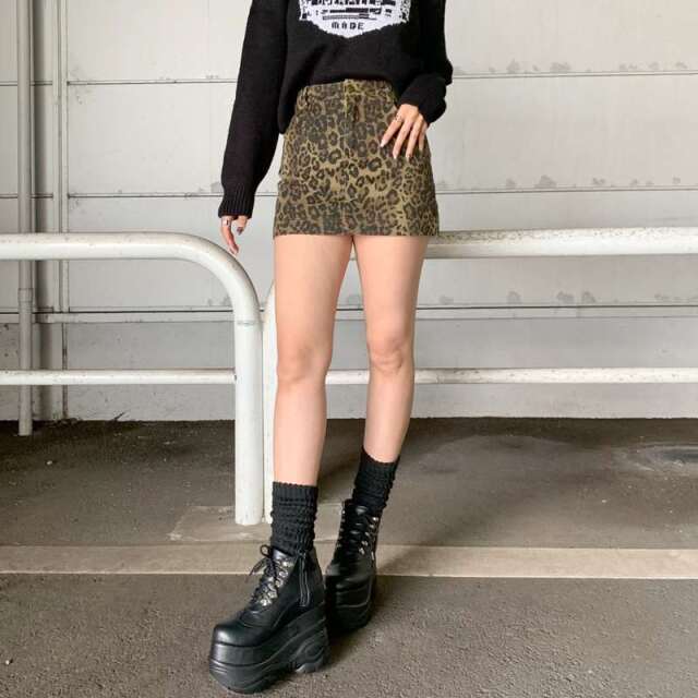 ヒョウ柄スカート
