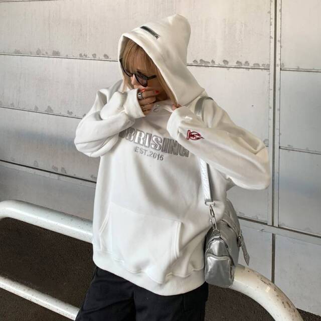 ロゴ合成皮革フードプルオーバー