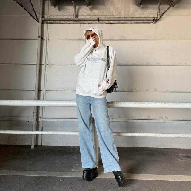 ロゴ合成皮革フードプルオーバー