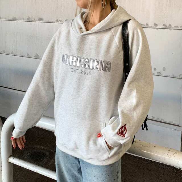 ロゴ合成皮革フードプルオーバー