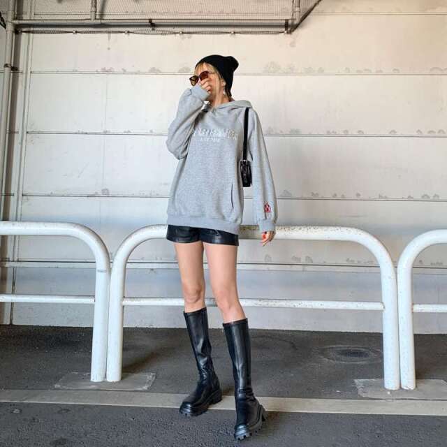 ロゴ合成皮革フードプルオーバー