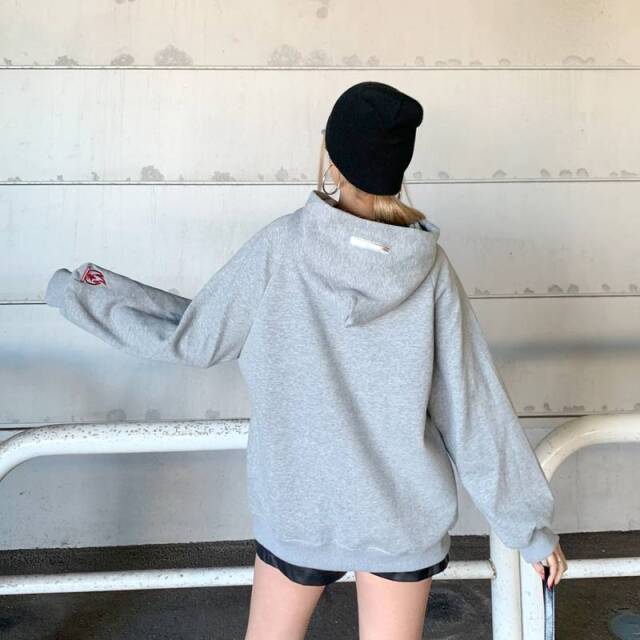 ロゴ合成皮革フードプルオーバー