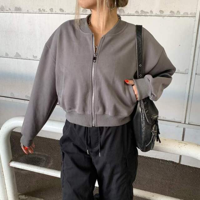 バックロゴカットブルゾン