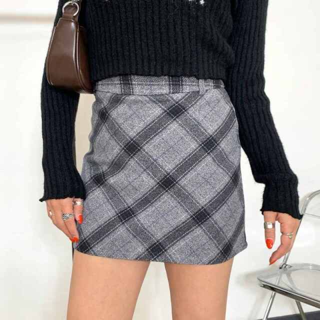 チェックミニスカート