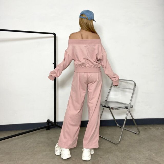 オフショルプルオーバー・パンツセットアップ