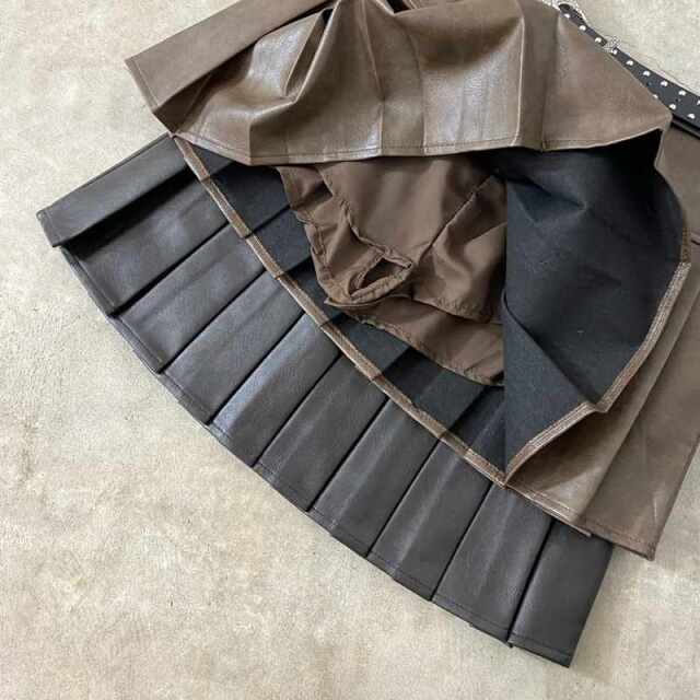 ヴィンテージライク合成皮革タックスカート