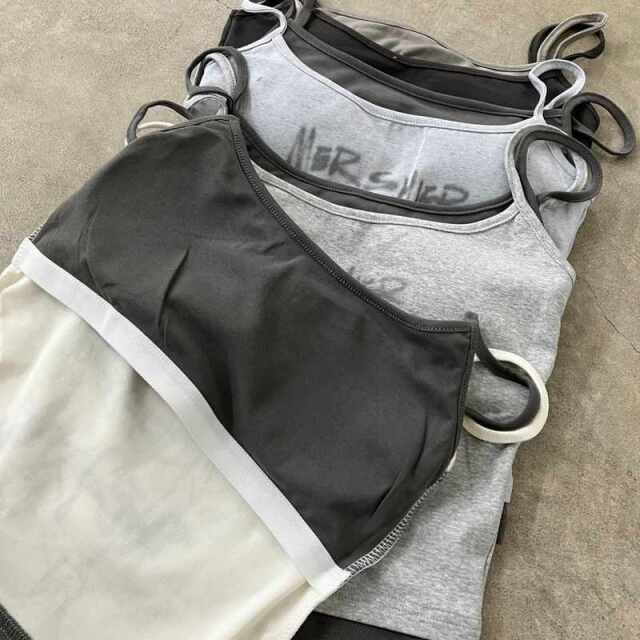 アンサンブル風ロゴタンクトップ