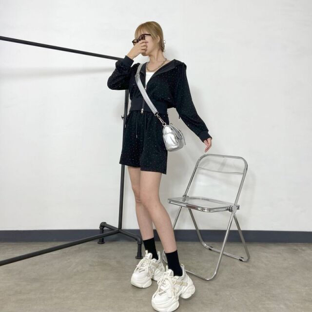 ストーンパーカー・ショートパンツセットアップ
