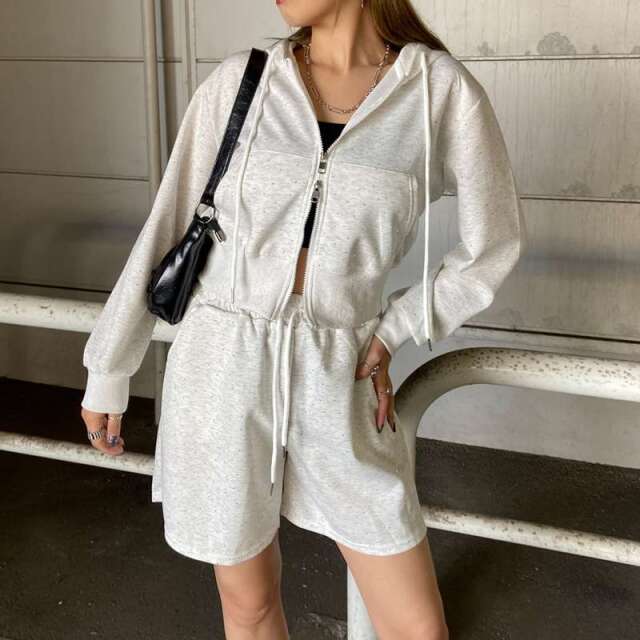 ストーンパーカー・ショートパンツセットアップ