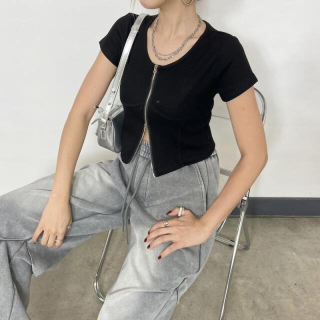 リブZIPショートトップス