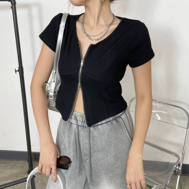 リブZIPショートトップス