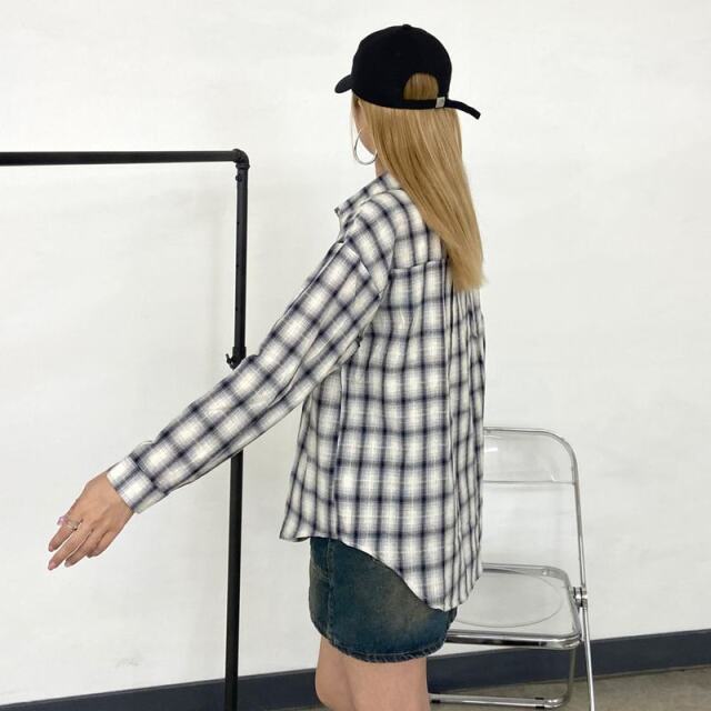 チェックシャツ