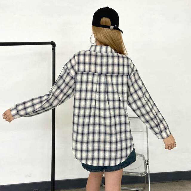 チェックシャツ