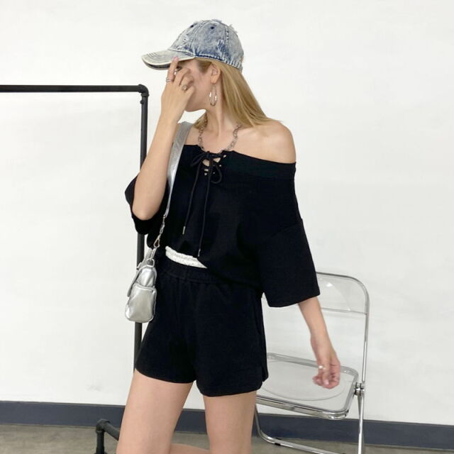 non-hedge スピンドルオフショルトップス・ショートパンツ