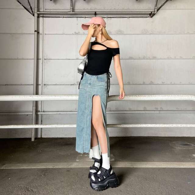 カットワークショートトップス