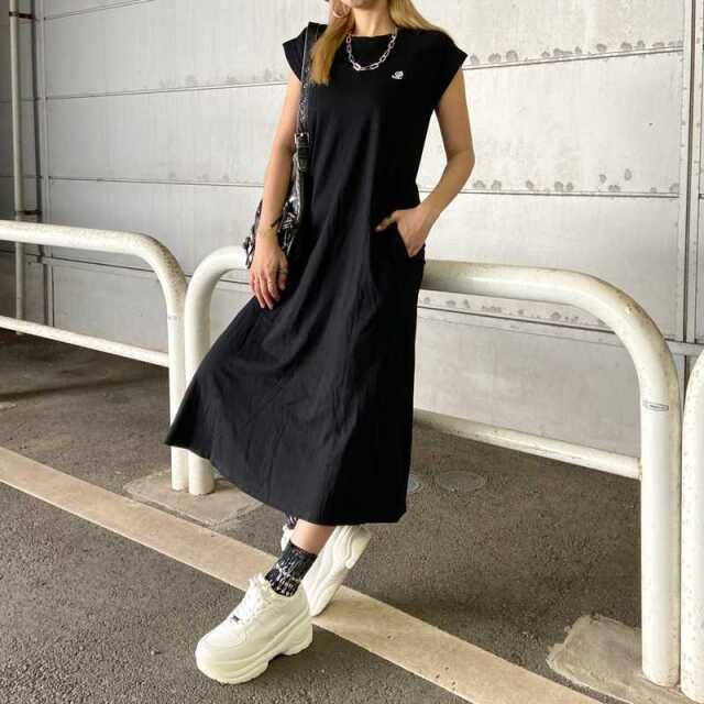 ロゴ刺繍Tワンピース