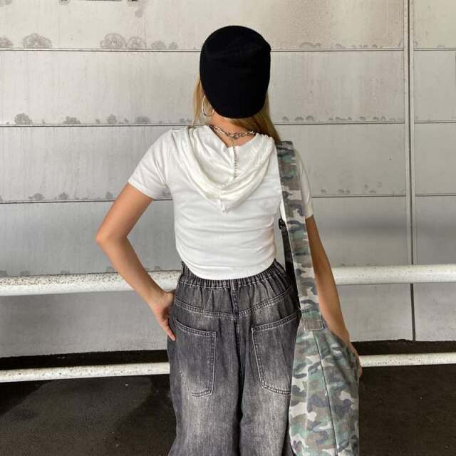 フードWZIPショートトップス