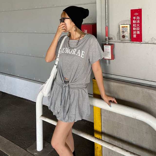 ロゴTシャツ・バルーンスカートセットアップ